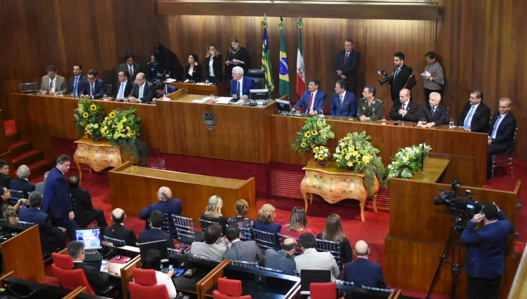 Vice-presidente Hamilton Mourão recebe título de cidadão piauiense em solenidade na Assembleia