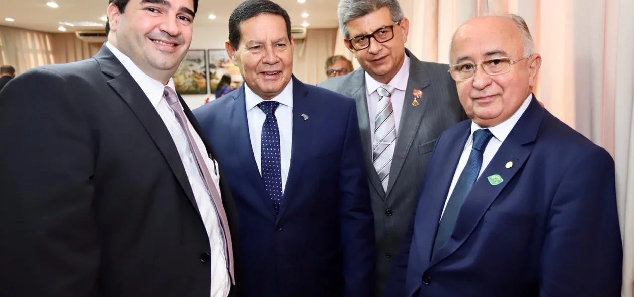 Hamilton Mourão, Zé Filho e Júlio César 
