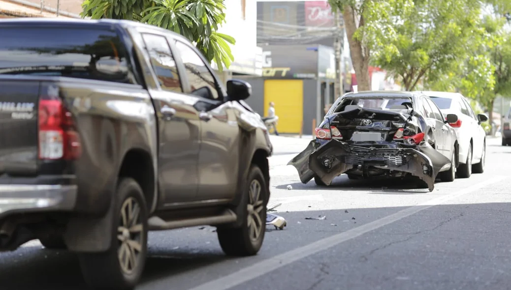 Três veículos se envolveram no acidente