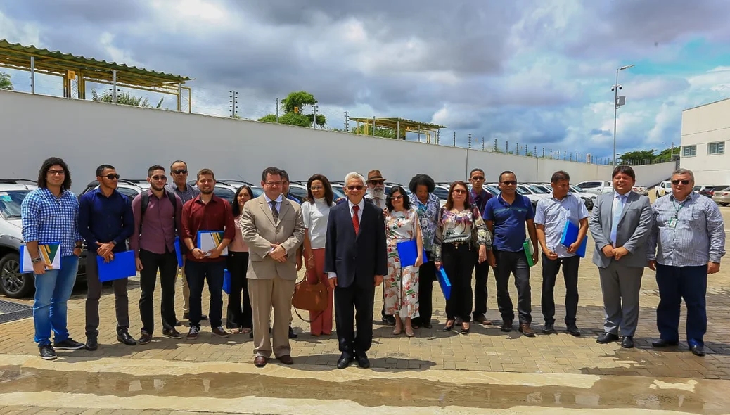 Entrega de veículos para cartórios do Piauí