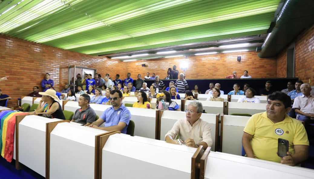 A convenção aconteceu no plenarinho da Alepi