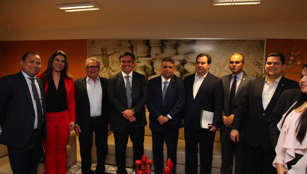Deputados e senador Ciro Nogueira com Maia e Alcolumbre