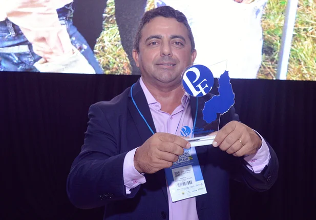 Professor Ribinha conquista prêmio