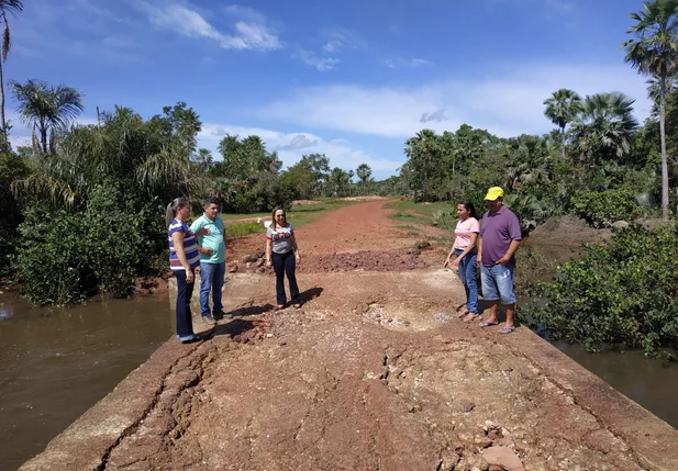 Prefeita Vilma Amorim vistoria obras em Esperantina
