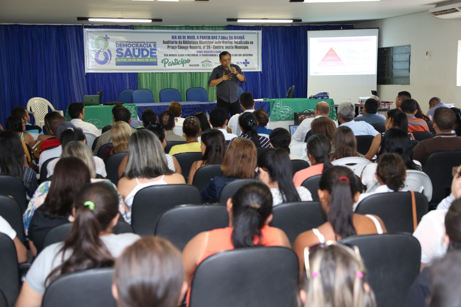 Conferência em Altos