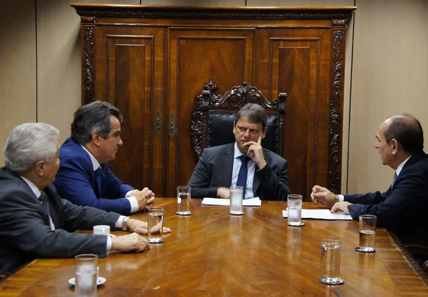 Elmano, Ciro, Tarcísio Freitas e Marcelo Castro