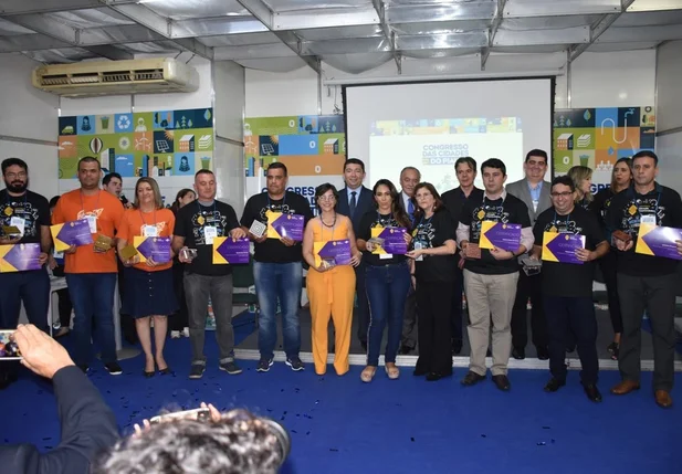 Sebrae entrega certificados e troféus do Prêmio de Educação Empreendedora