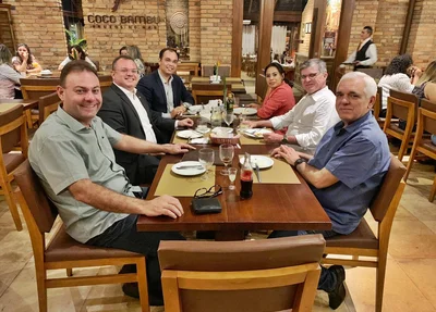 Themístocles e Jeová jantam com Coronel Nixon e General Guilherme Theophilo
