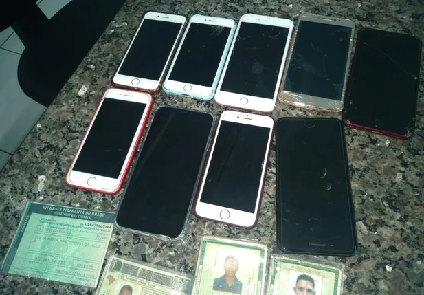 Material encontrado com o trio