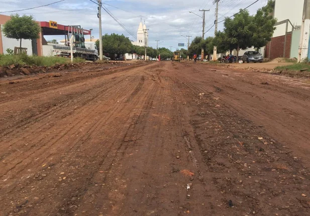 Prefeitura de Picos e Governo recuperam trecho da PI 245