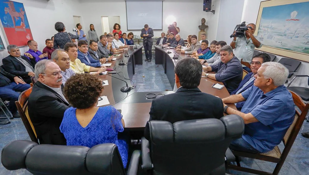 Reunião com aliados de Wellington Dias no Palácio de Karnak