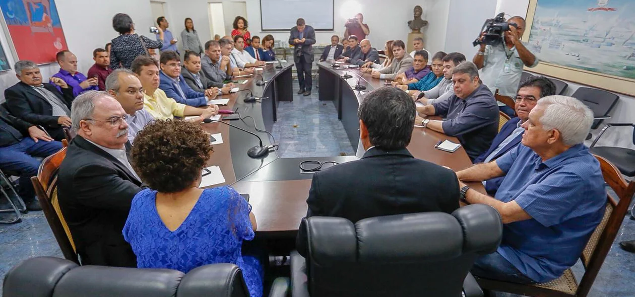 Reunião com aliados de Wellington Dias no Palácio de Karnak