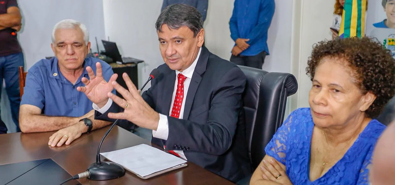 Wellington Dias em reunião no Palácio de Karnak