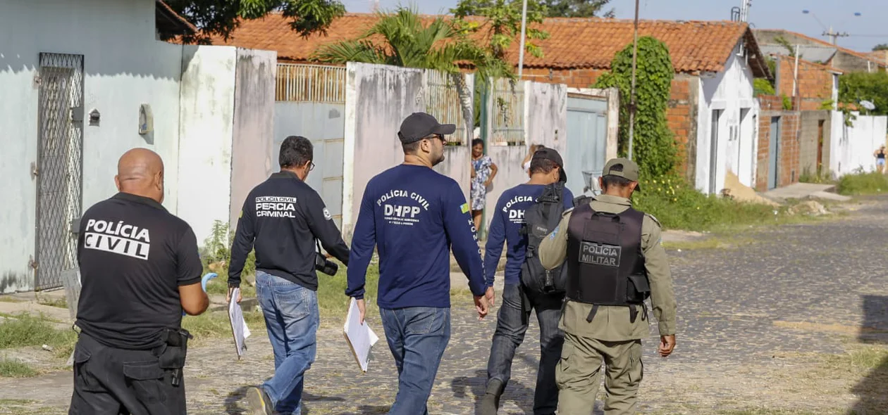 Policiais civil e militar