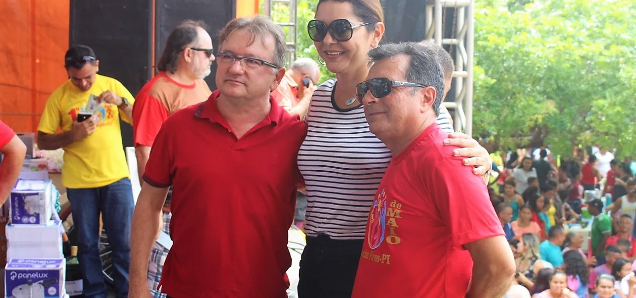 Autoridades na festa do trabalhador em Joaquim Pires