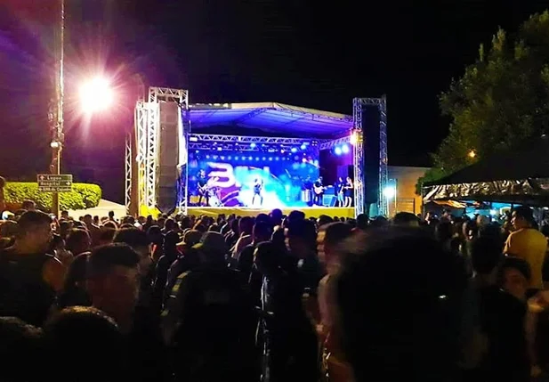 Show em comemoração ao Dia do Trabalhador em Joaquim Pires