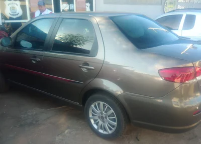Carro que estava em poder do estelionatário