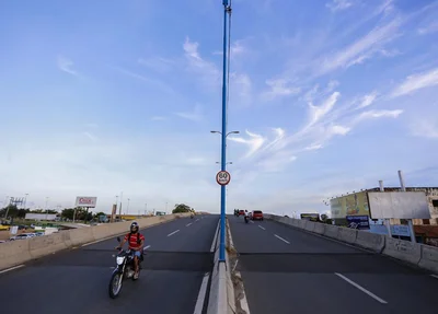 Tráfego no elevado flui normalmente