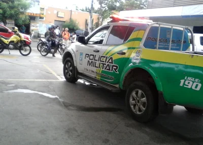 Viatura da Polícia Militar esteve no local