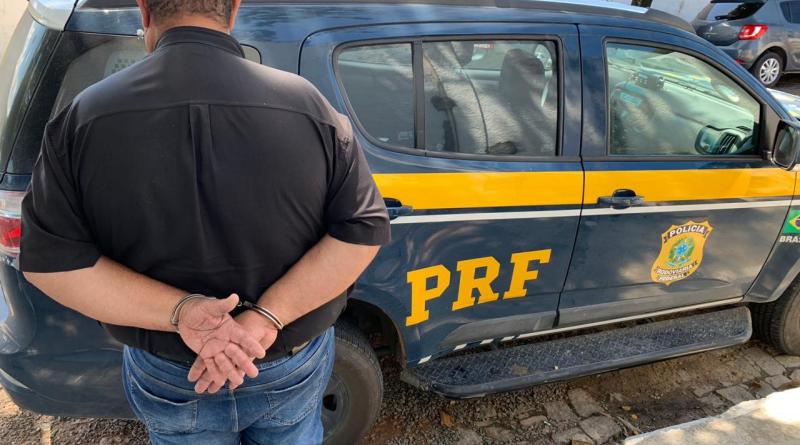 Homem é preso pela PRF por estelionato 
