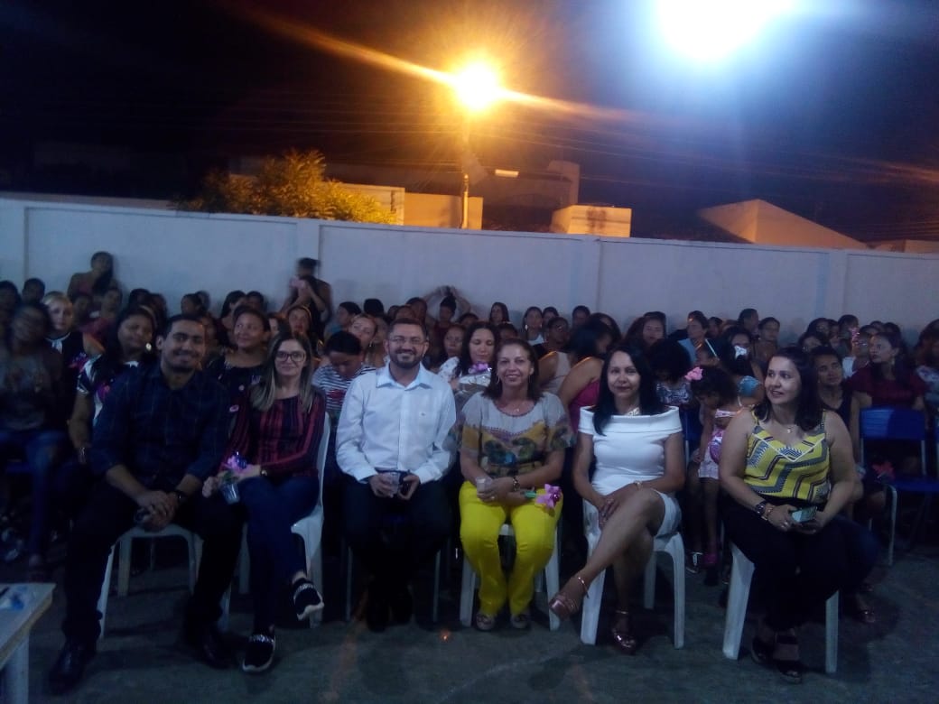 Padre Walmir participa de comemoração do Dia das Mães em Picos