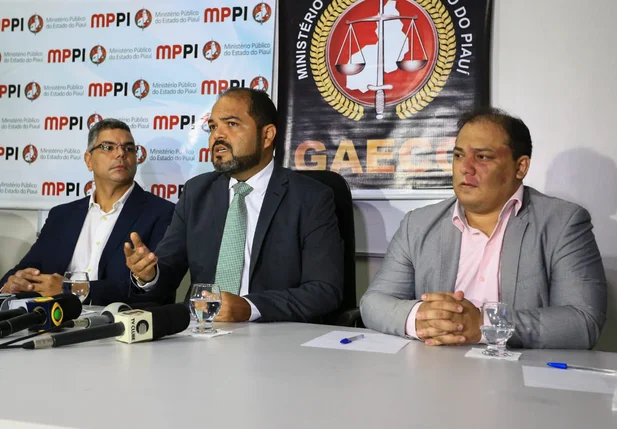 Coletiva de imprensa no Gaeco sobre a Operação Coiote