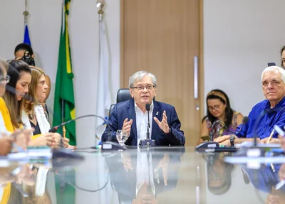 Reunião entre deputados e o reitor José Arimatéia Dantas na UFPI