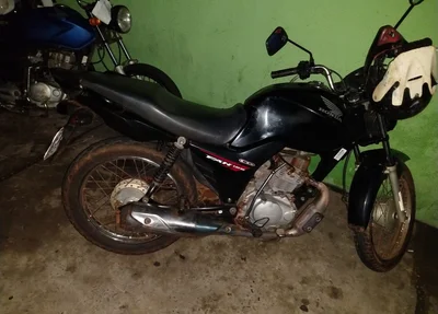 Motocicleta que estava com a dupla