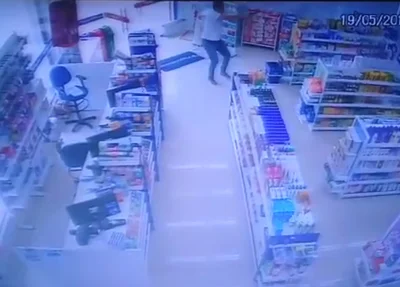 Policial militar atira em bandido