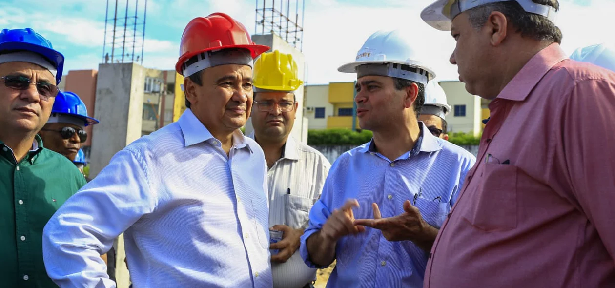 Autoridades participaram da visita 