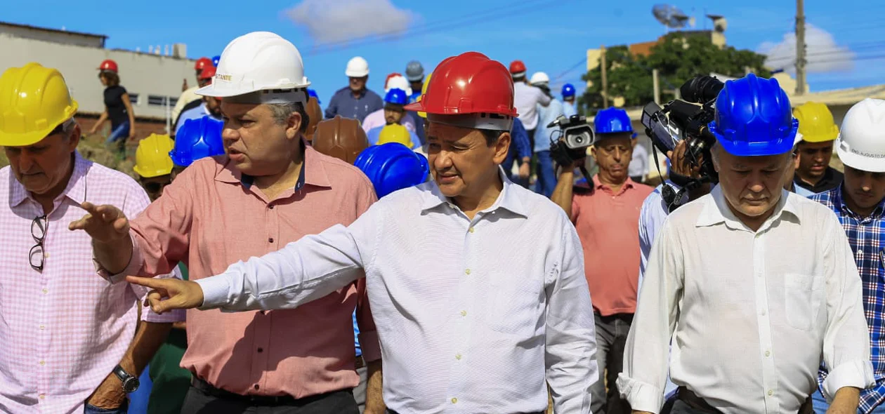 Governador durante visita a obra da nova maternidade
