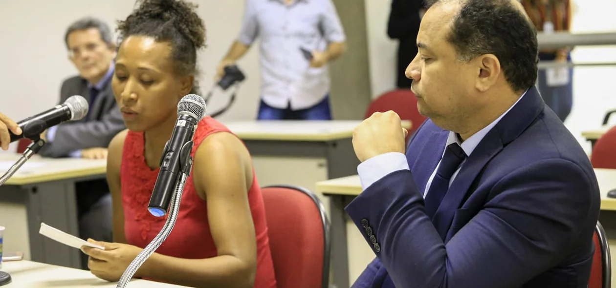 Raimunda e Evaldo Gomes na audiência