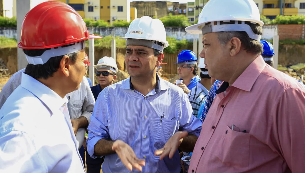 Governador Visita obra da nova maternidade 