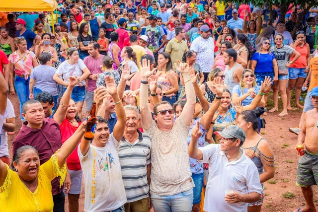 Junior Percy comemora com moradores do município de Buriti dos Lopes 