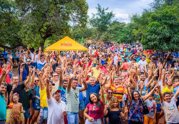 Moradores comemoram inauguração da ETA