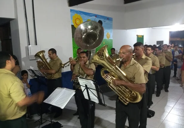 Comemoração de 50 anos de fundação da Escola Helvídeo Nunes de Barros