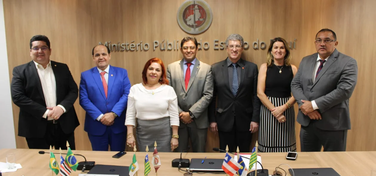 Procuradores que participaram da reunião