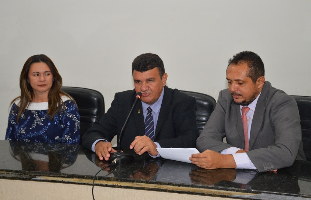 Sessão foi presidida pelo vereador Simão Carvalho