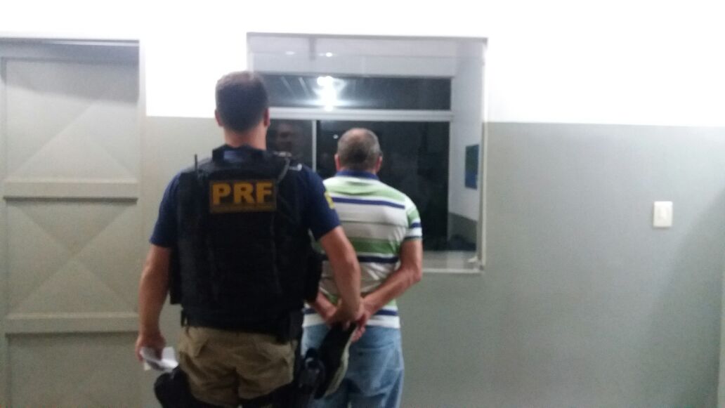 Homem é preso pela PRF