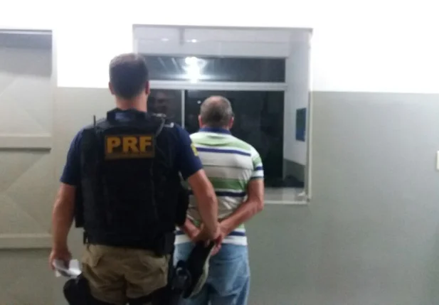 Homem é preso pela PRF