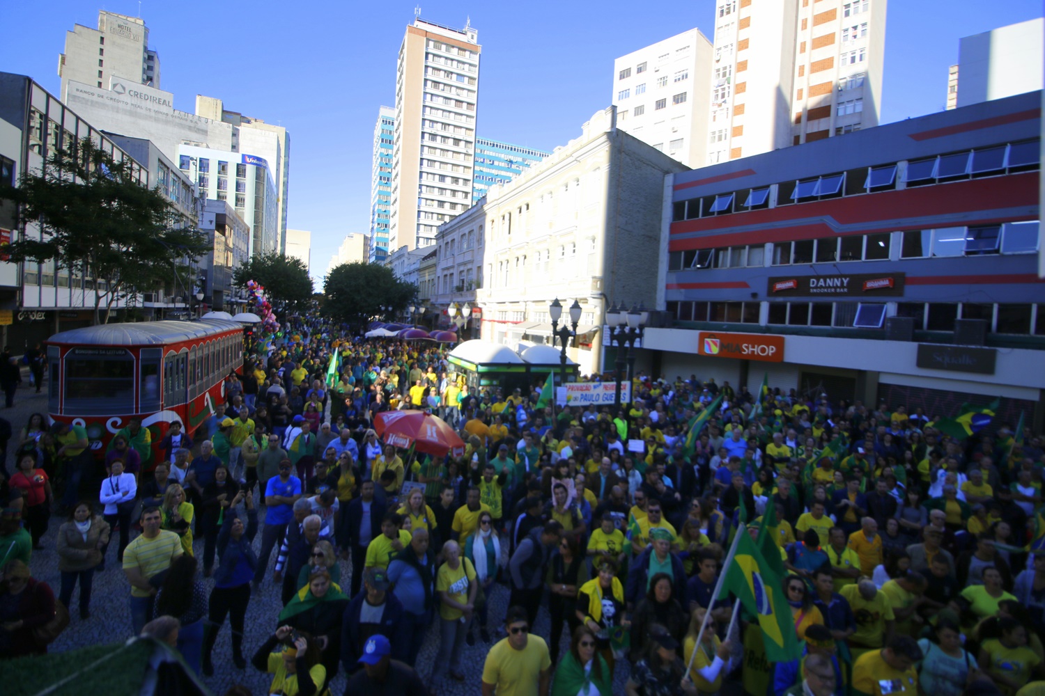 Ato em apoio a Bolsonaro em Curitiba