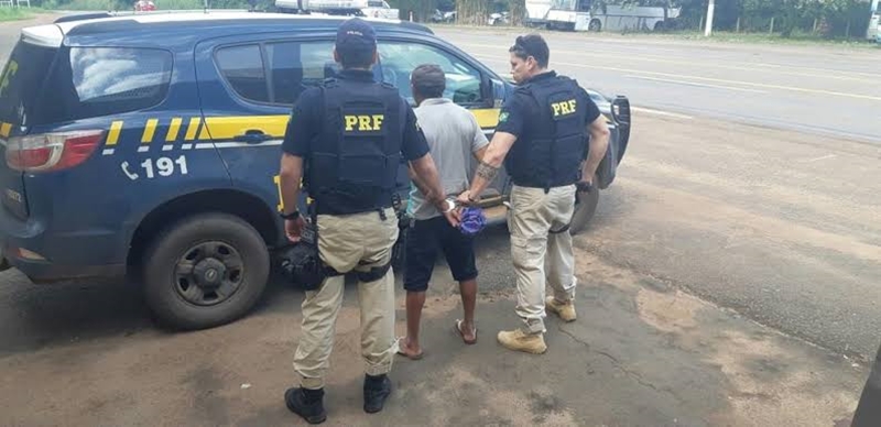 Homem preso pela PRF