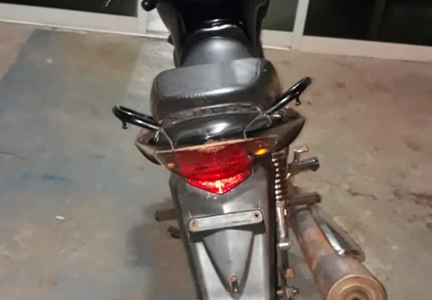 Motocicleta recuperada pela PM