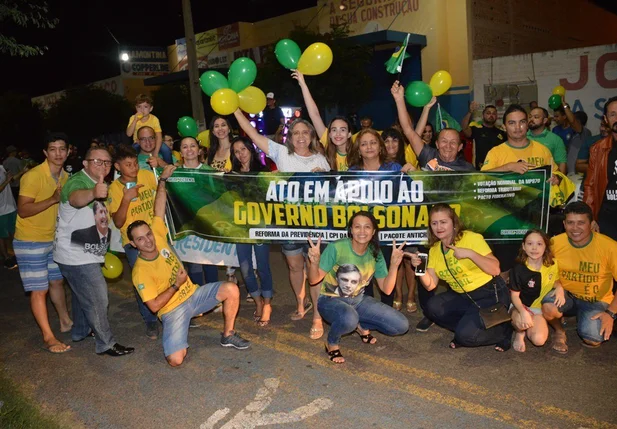 Picoenses fazem manifestação em apoio a Jair Bolsonaro
