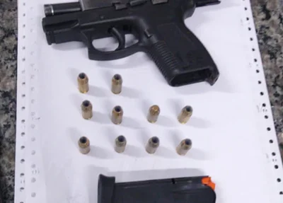 Uma das armas apreendidas