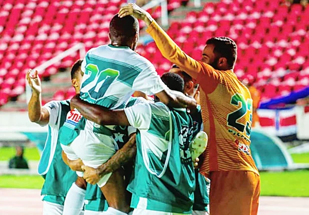 Atletas do Altos vencem partida na série D