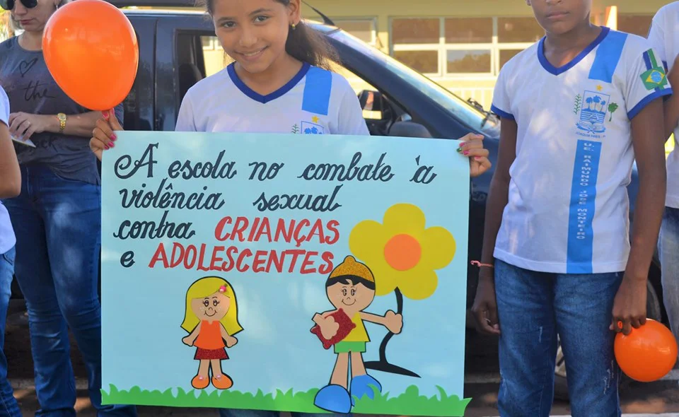 Escola contra a violência e abuso as crianças 