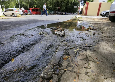 Água acumulada no local