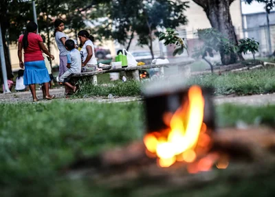Venezuelanos na praça Saraiva em Teresina 
