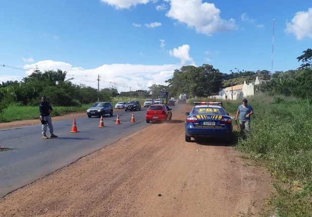 Trecho da BR 343 onde ocorreu a erosão